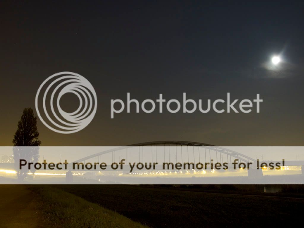 IMAGE: http://i459.photobucket.com/albums/qq314/spoochthedissident/Zeljeznickimost1.jpg